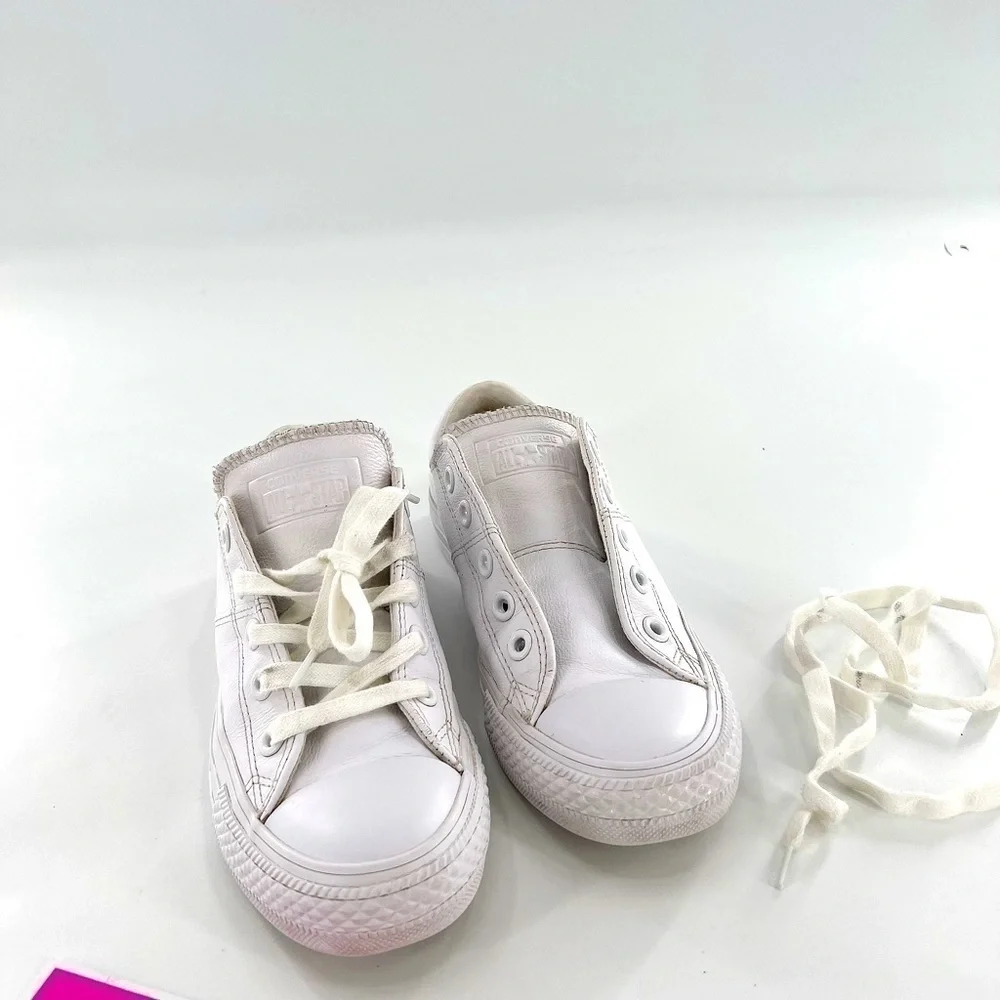 Converse Womens Chuck Taylor All Star Leather Mono Trainer | White size 6